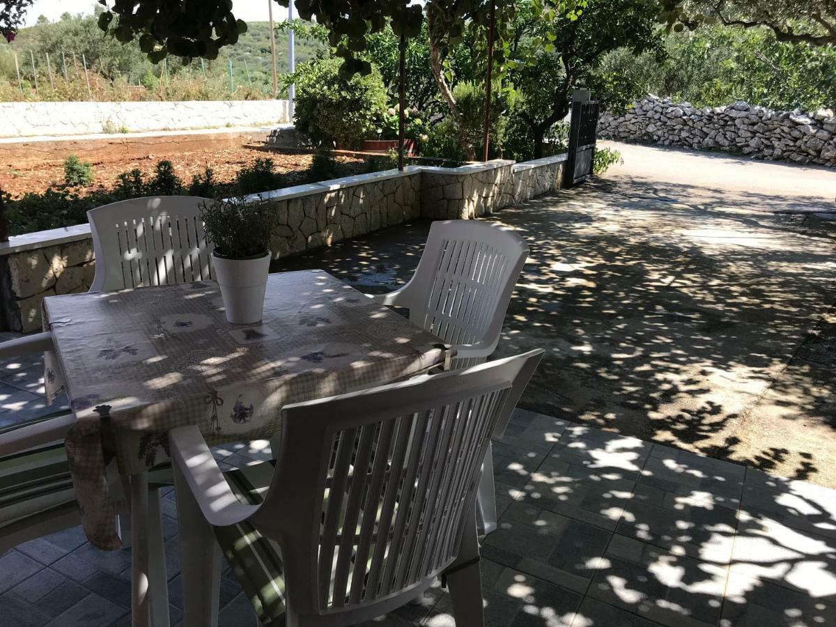Apartman Mirjana With Terrace And Free Parking Donji Okrug  Екстериор снимка